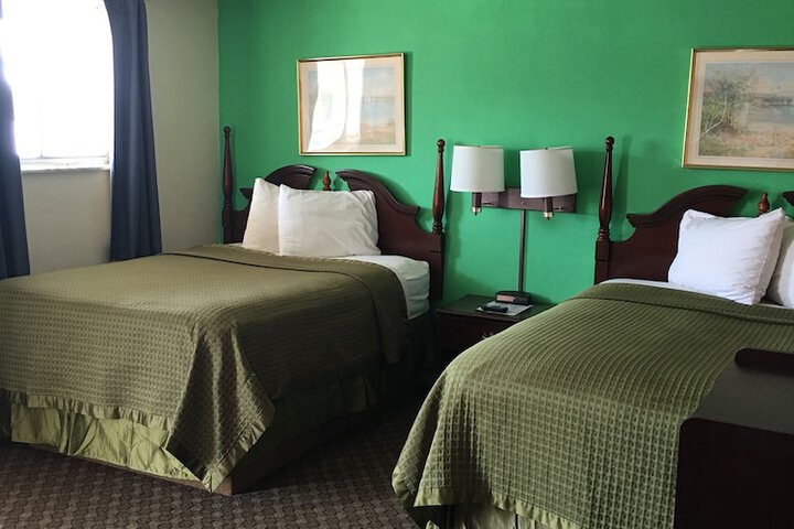 Room 15 of 37