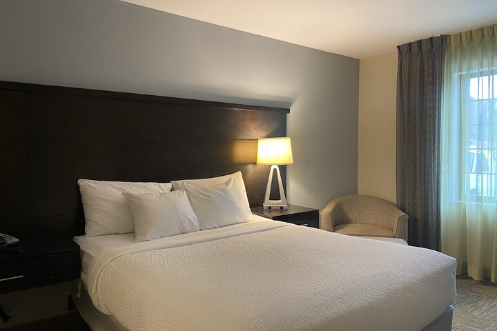 Staybridge Suites Liverpool Syracuse by IHG
