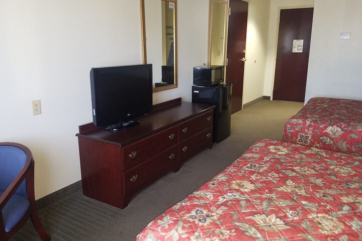 HomeTown Hotel Bryant