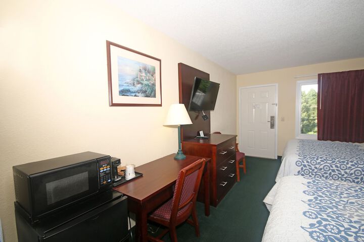 Room 16 of 40