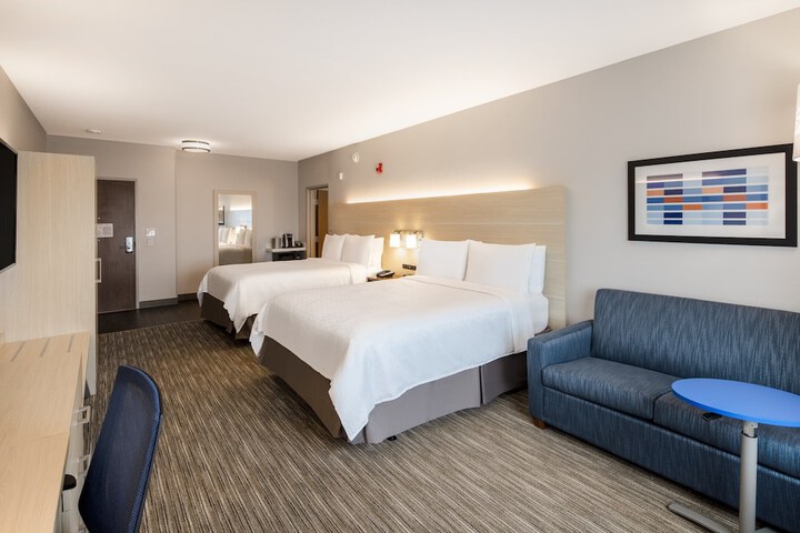 Room 26 of 40