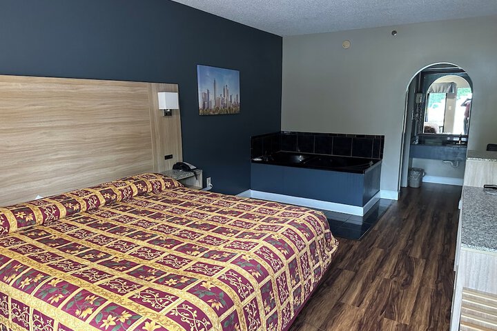 Room 10 of 16