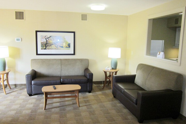 Room 25 of 40