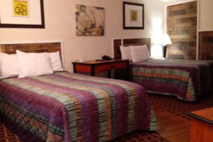 Town Line Motel