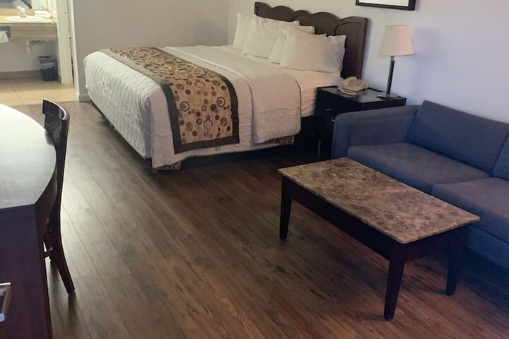 Room 34 of 71