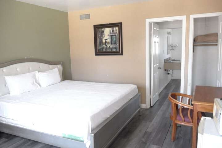 Room 54 of 85