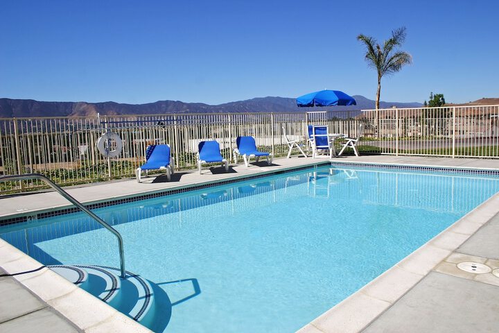 Best Western Plus Lake Elsinore Inn & Suites