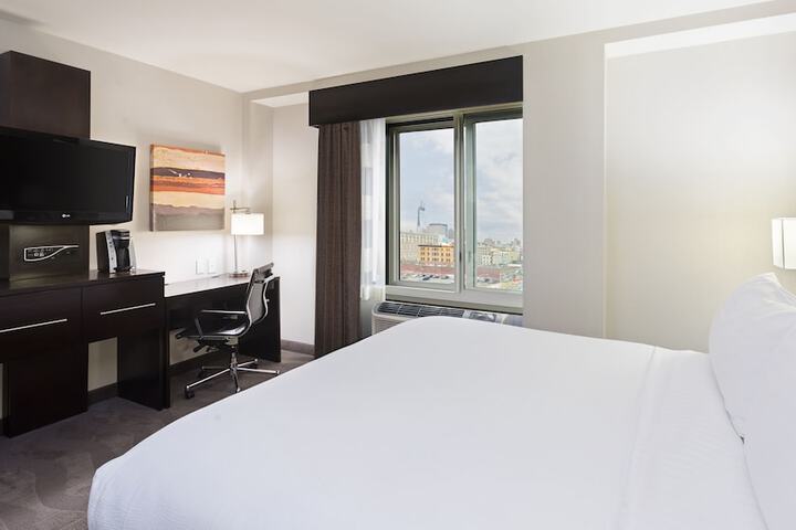 Room 21 of 40