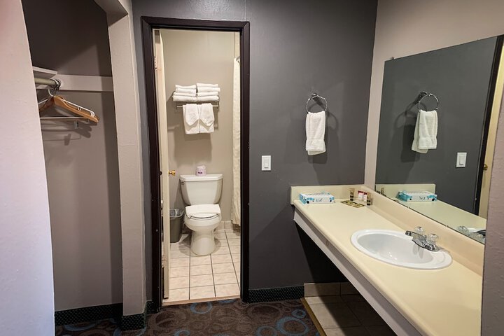 Room 26 of 28
