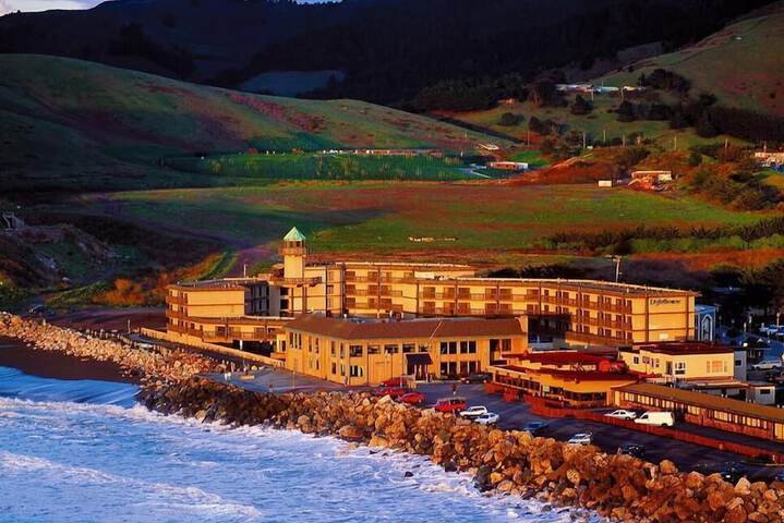 Pacifica Lighthouse Hotel Trademark Collection by Wyndham