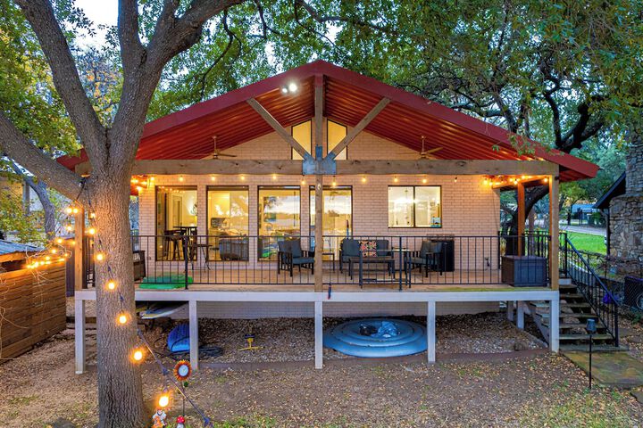 Lake LBJ Waterfront Family-friendly Retreat!