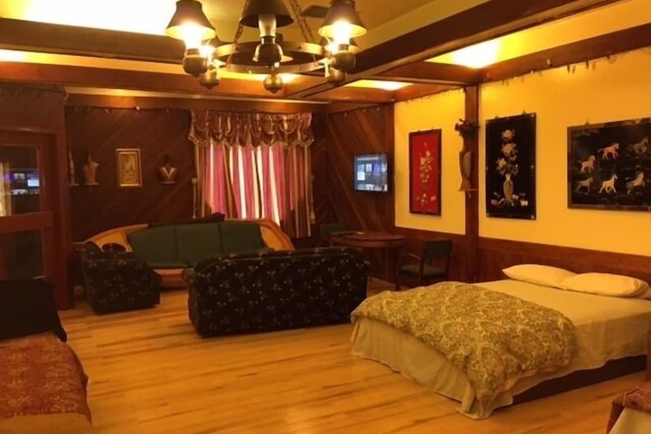 Room 9 of 22