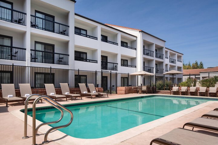 Pool 4 of 37