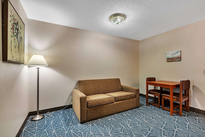 Room 35 of 74