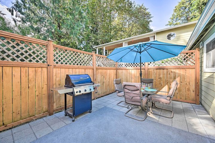 Family-friendly Kirkland Home 1 Mi to Downtown