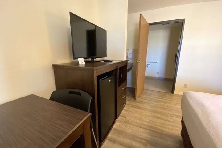 Room 27 of 37
