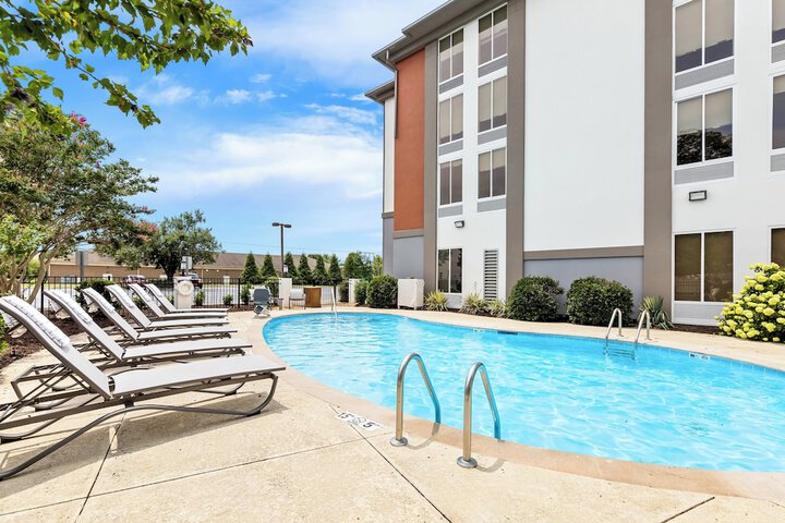 Pool 14 of 52