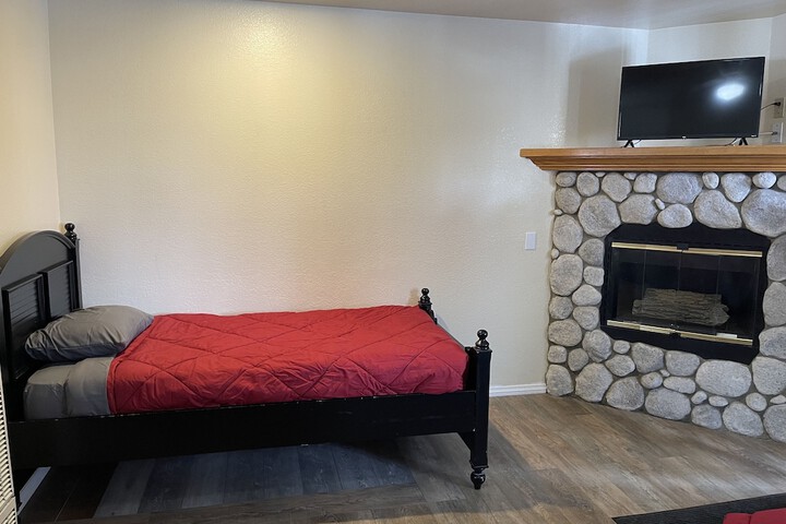 Room 43 of 84