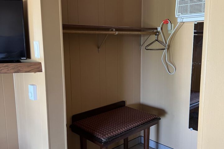 Room 112 of 443