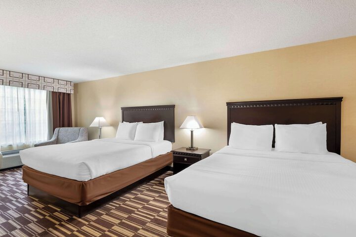 Best Western Plus Victor Inn & Suites
