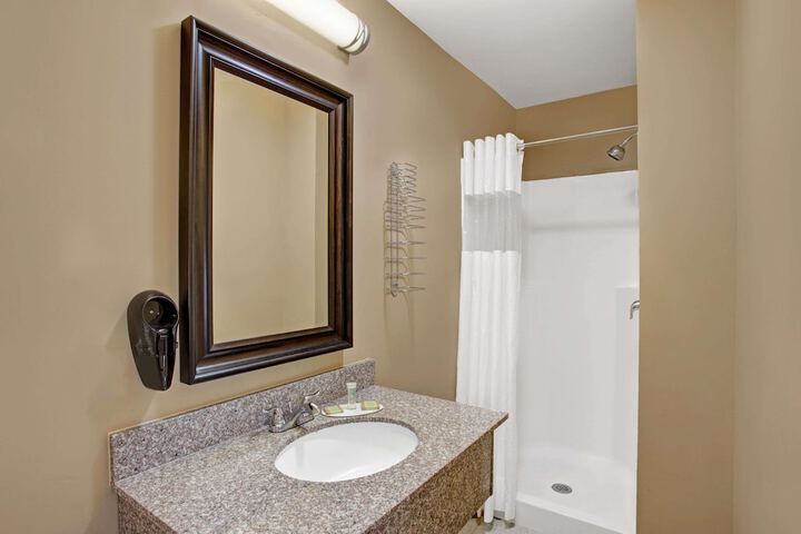 Super 8 by Wyndham Asbury Park