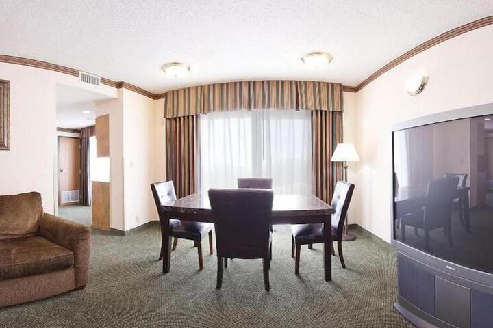 Holiday Inn Express Hotel & Suites Cleveland by IHG