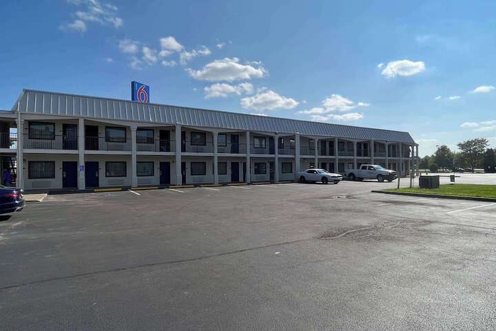 Motel 6 Lafayette IN