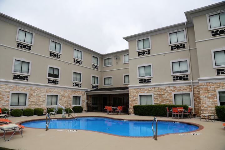 Holiday Inn Express Hotel & Suites Greenville by IHG