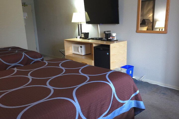 Super 8 by Wyndham Swift Current