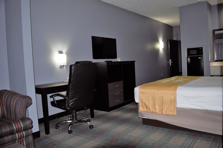 Room 16 of 32