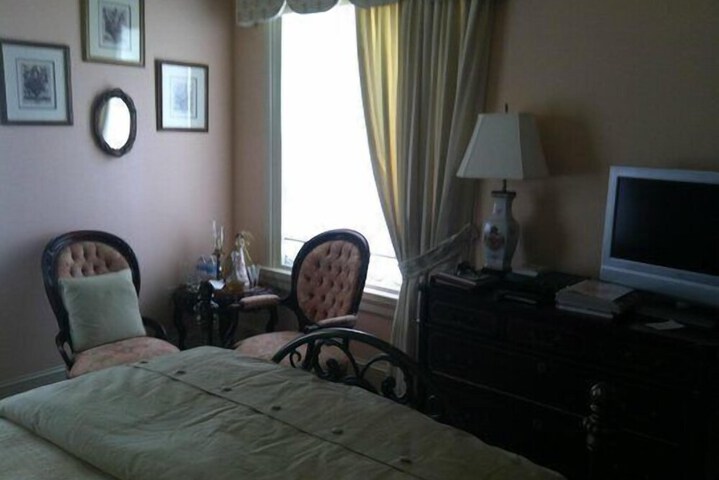 Room 27 of 36