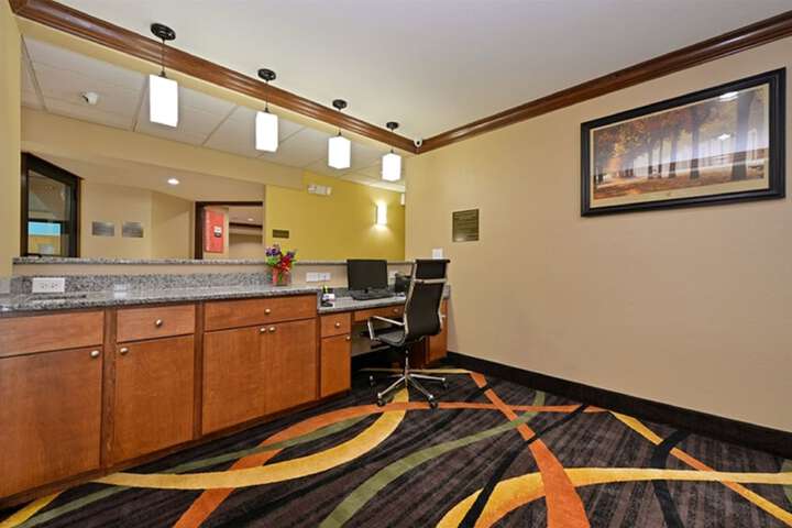 Business Center 84 of 90