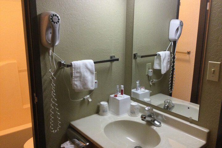 Room 3 of 24