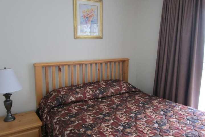 Room 17 of 28