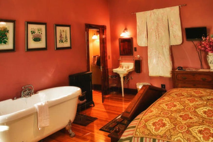Room 15 of 23