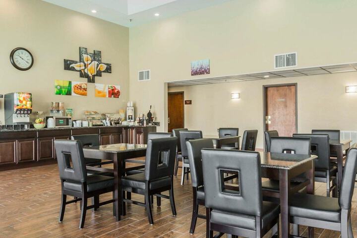 Quality Inn & Suites North Montgomery