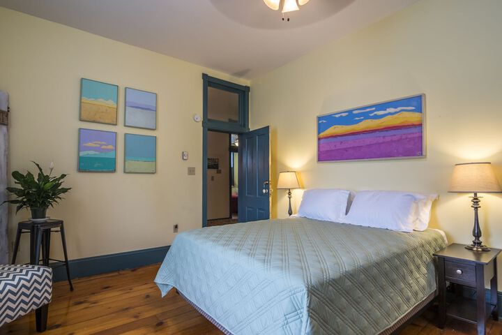 Room 7 of 10