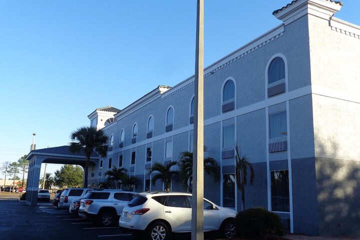 Hotel 3 of 48