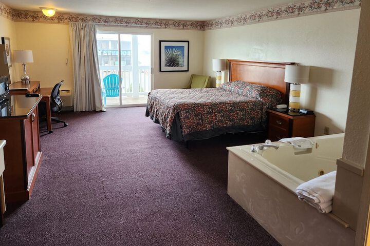 Room 25 of 40