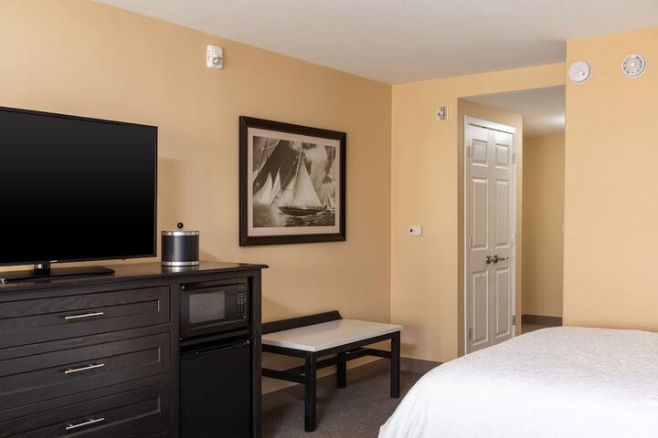 Room 35 of 60