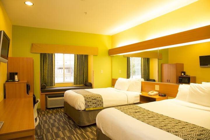 Room 27 of 46