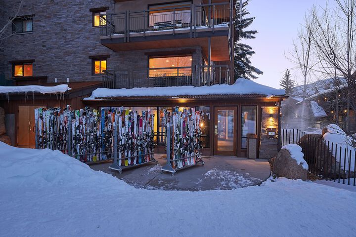 The Crestwood Condominiums