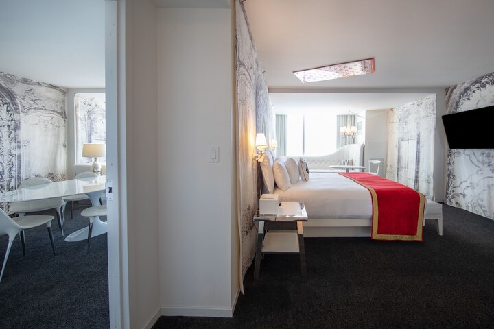 Room 67 of 107