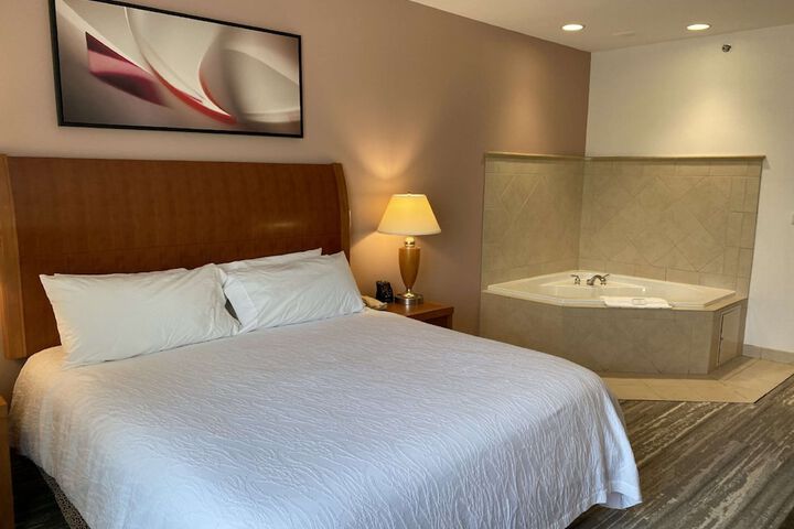 Room 32 of 47