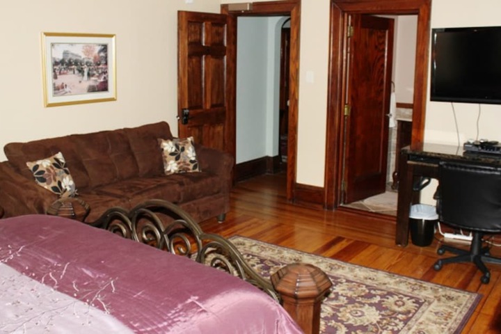 Walton Manor Inn Bed & Breakfast
