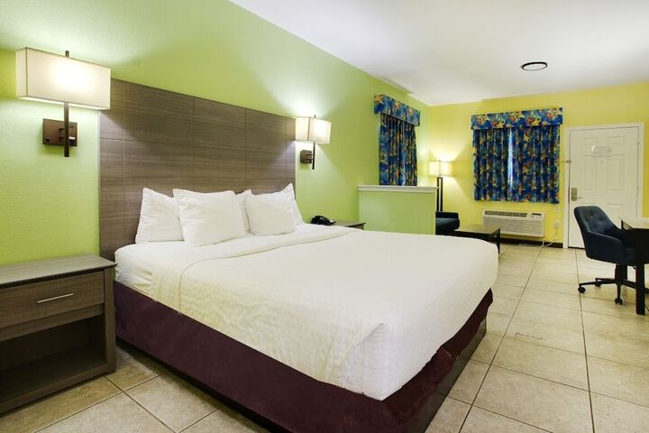 Plantation Suites & Conference Center