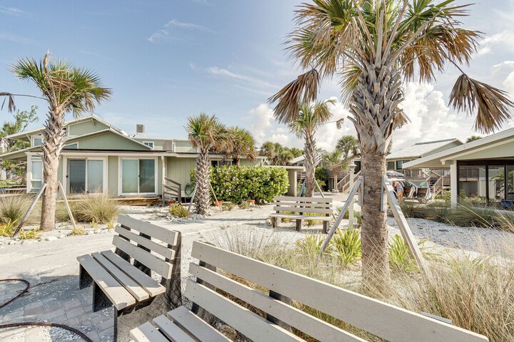 Manasota Key Vacation Rental w / Beach Access!