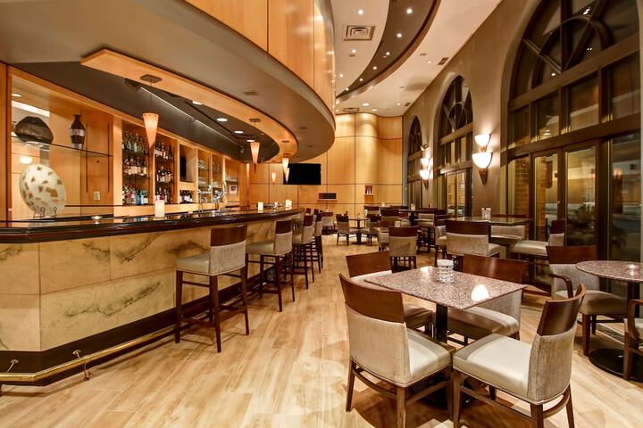 DoubleTree by Hilton Hotel Toronto Downtown