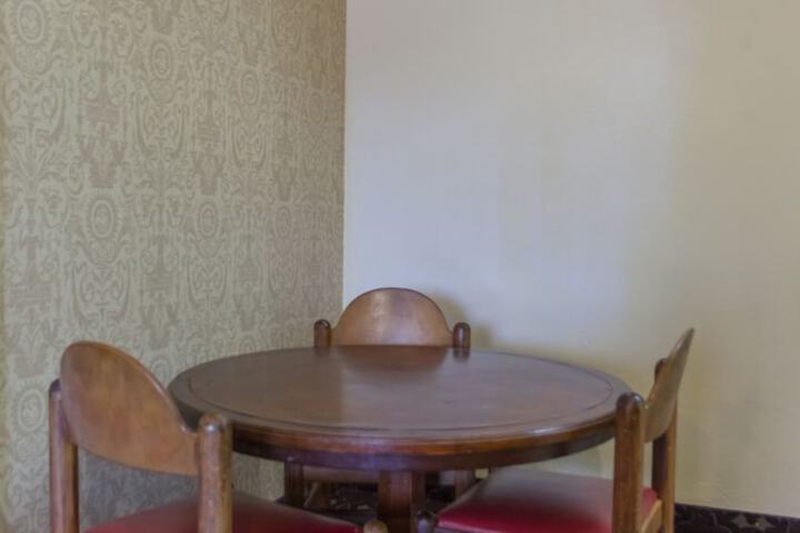 Room 68 of 76