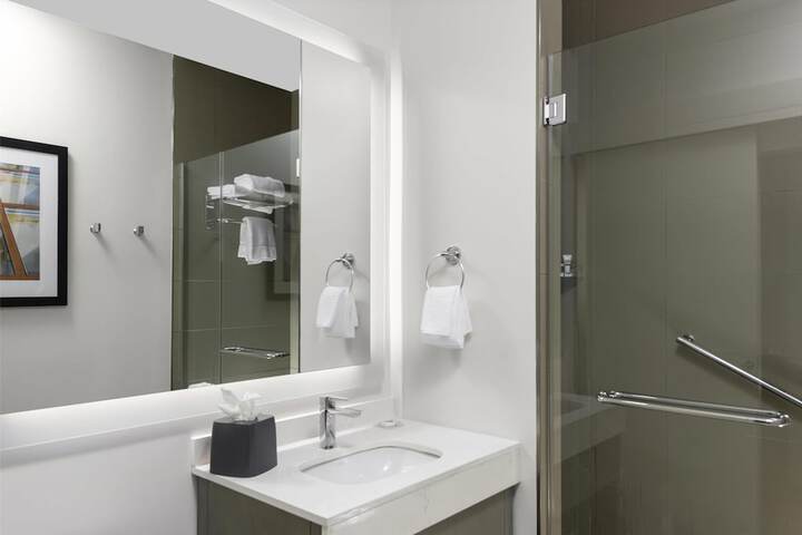 Hyatt House The Woodlands / Shenandoah